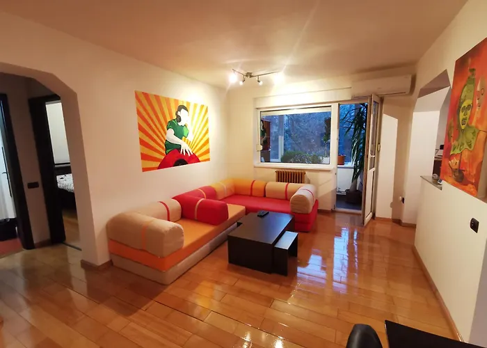 Comfy & Pleasant Apartment 10 Min Walk To Downtown