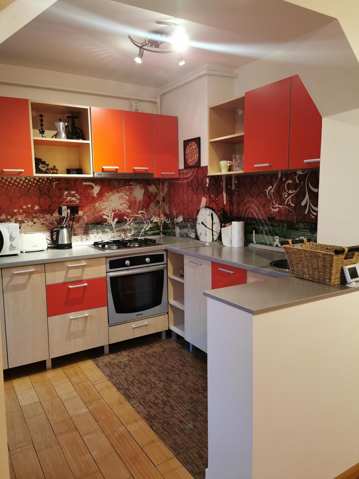 Comfy & Pleasant 10 Min Walk To Downtown *